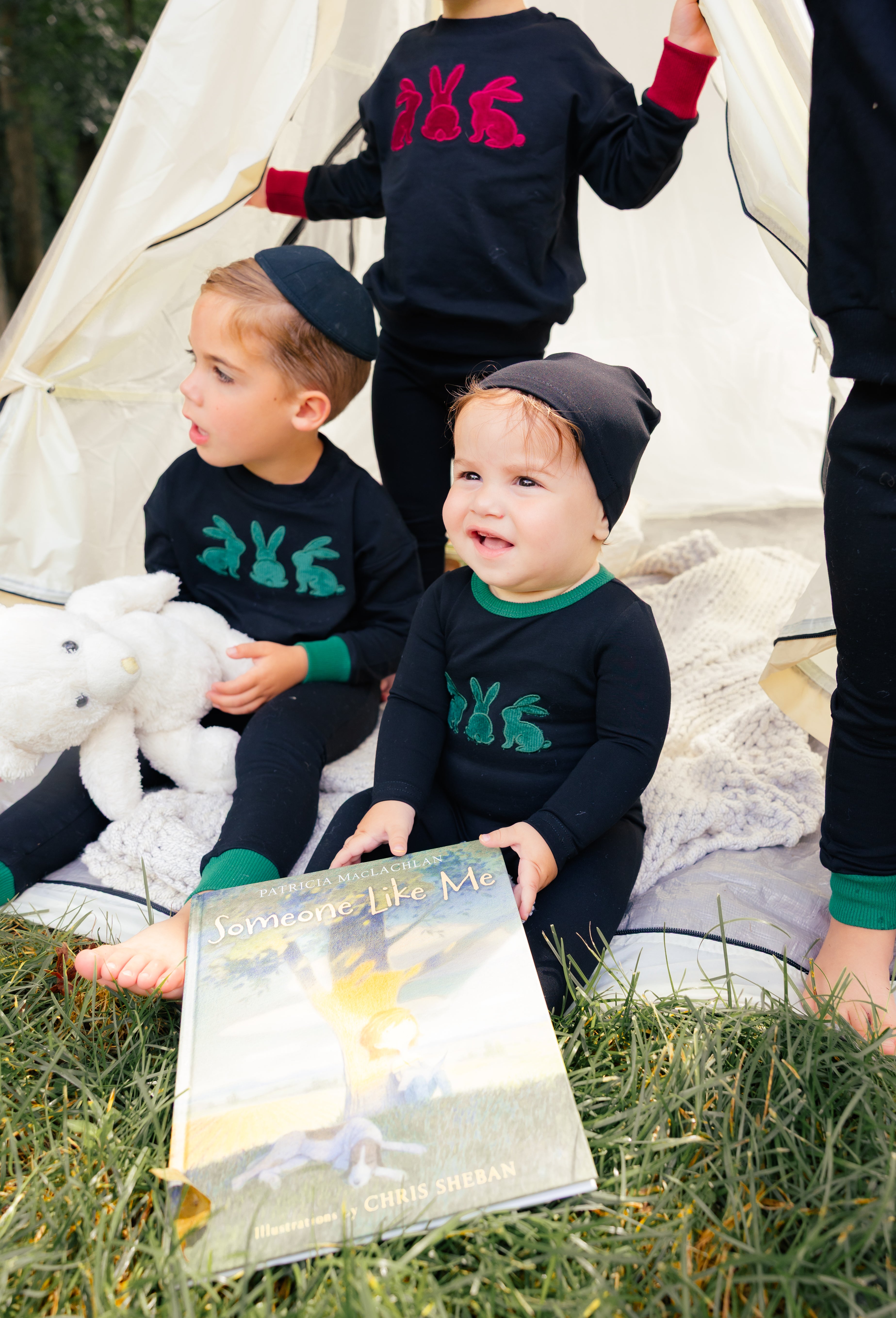 Little Label Corduroy green bunny lounge set