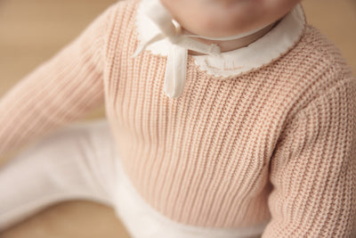 Edged collar white/blush footie set by Lilette