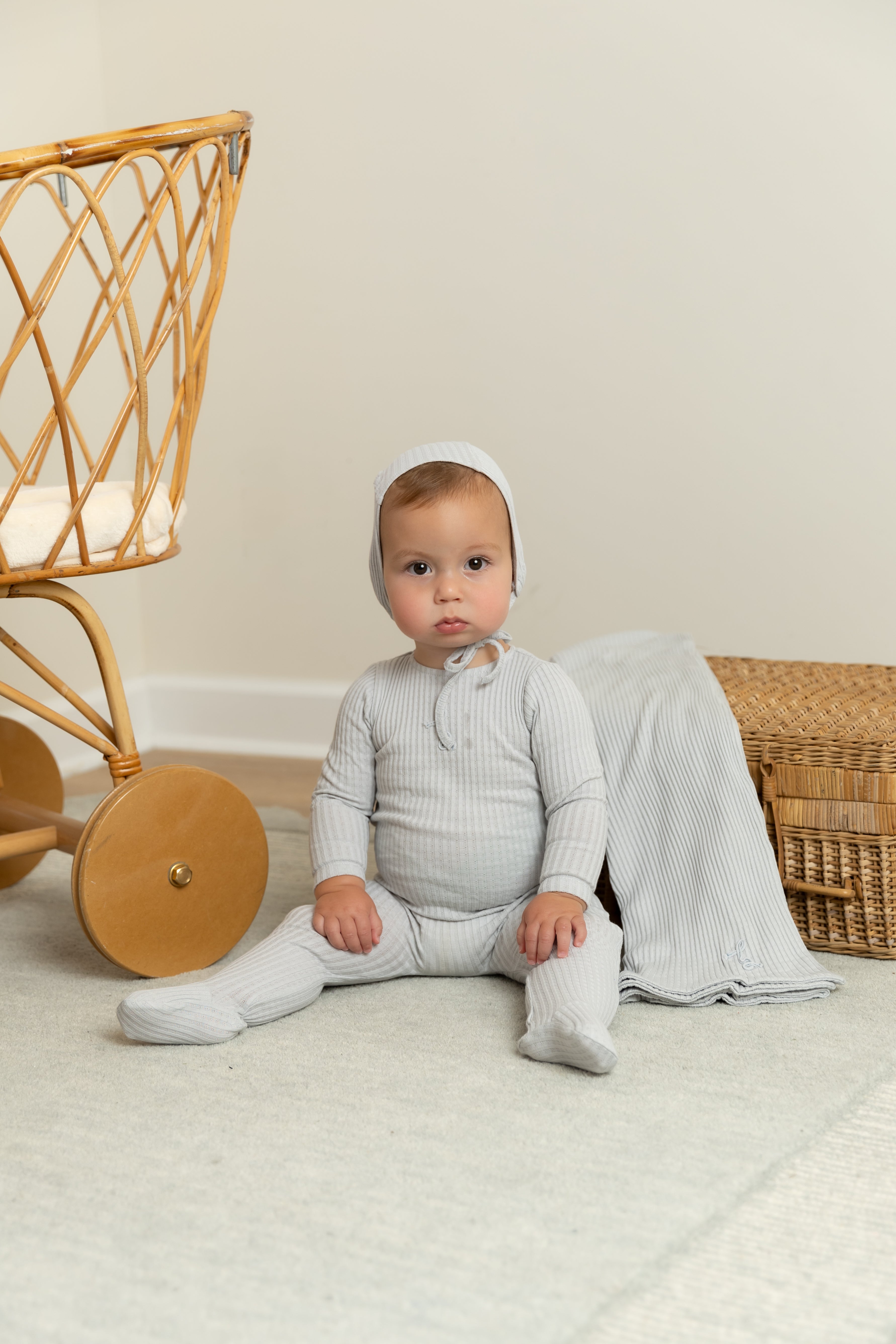 Bee & Dee Dainty rope pointelle fog blanket