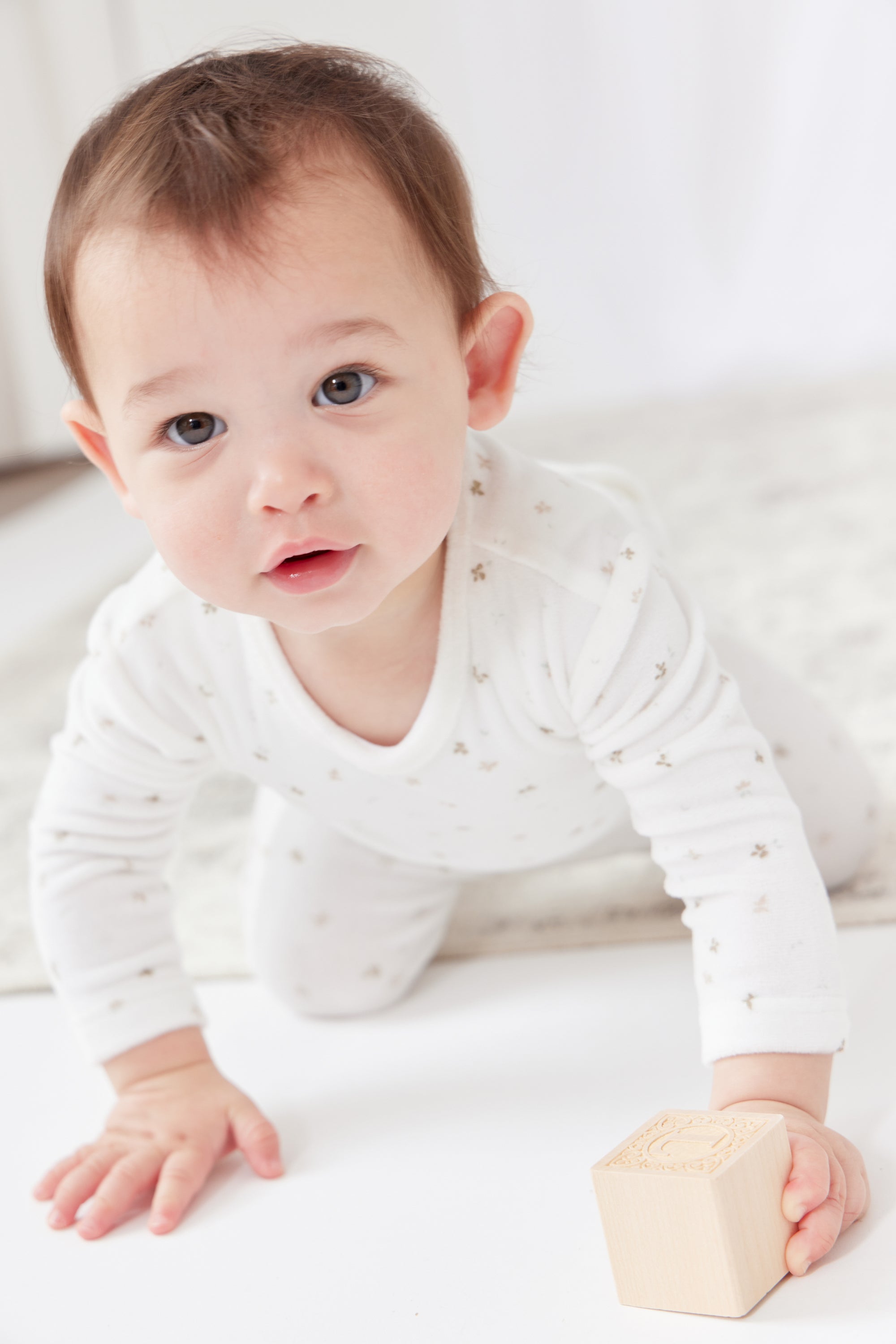 Kipp Bud Fitted Crib Sheet - Stone