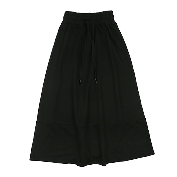 Low waisted black skirt by Luna Mae