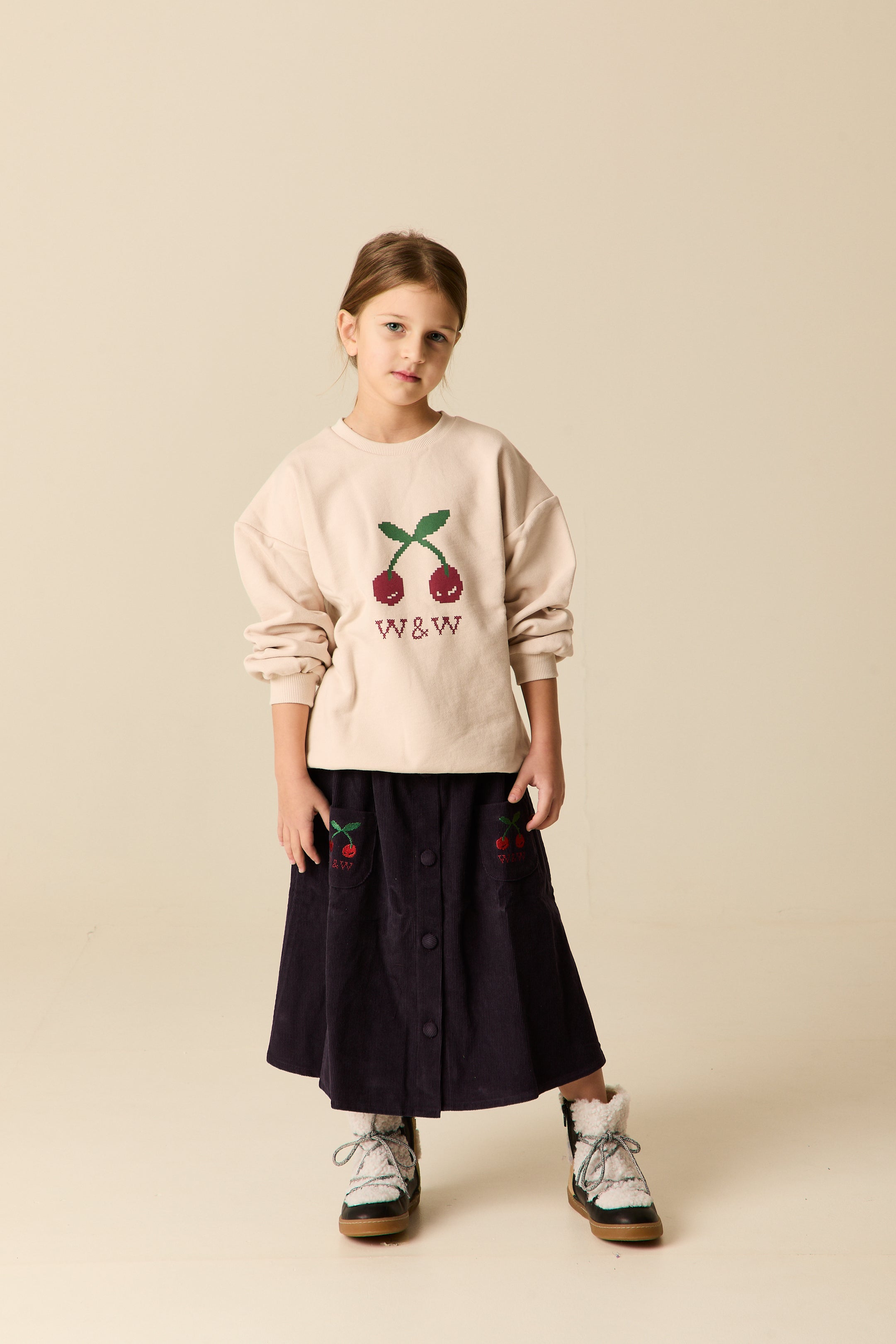 Wander & Wonder Cherry ecru sweatshirt