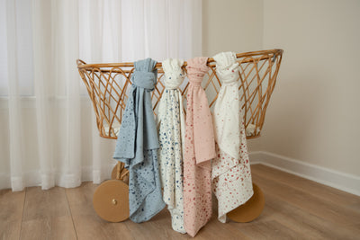 Scattered print white/blue blanket by Bee & Dee