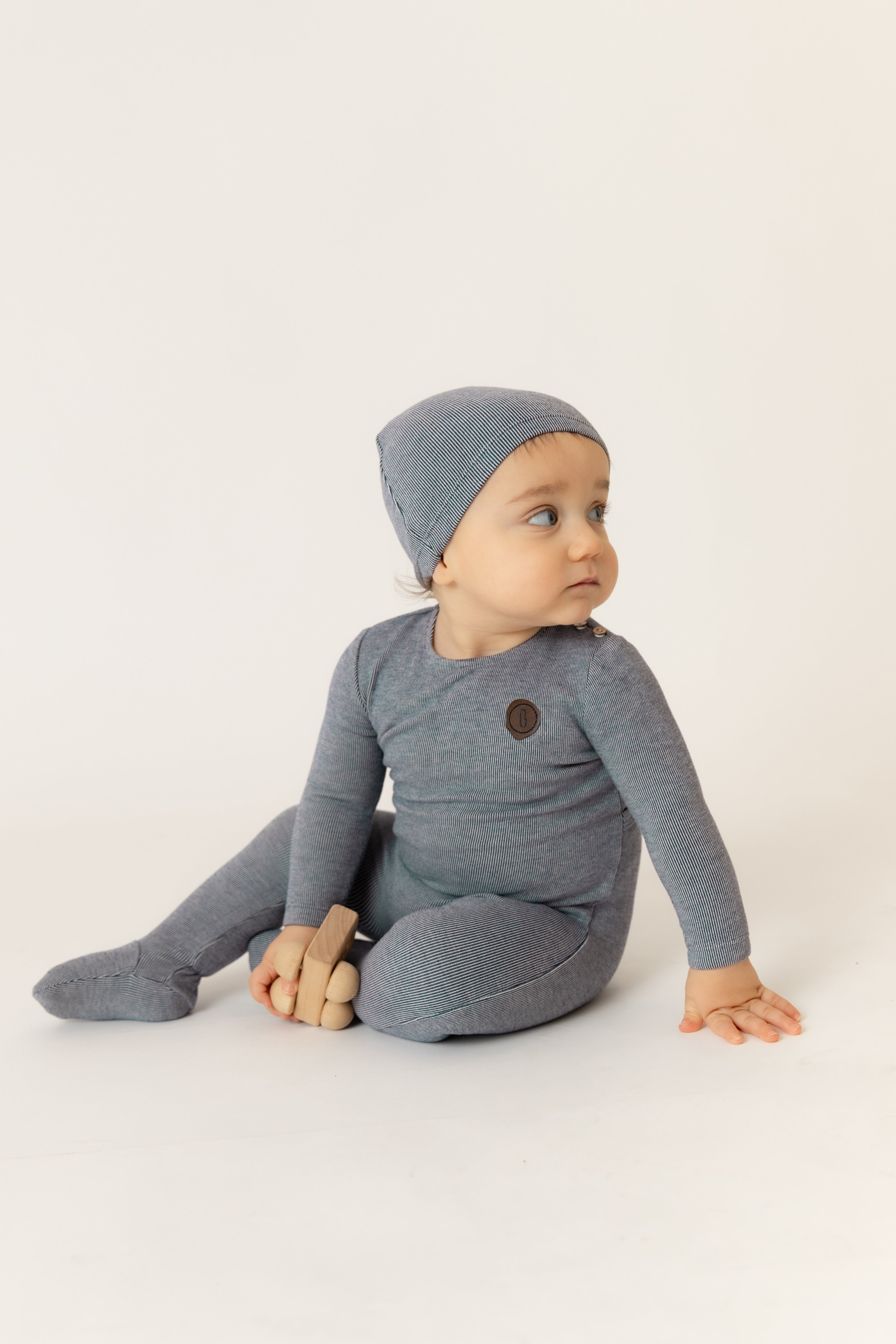 Bee & Dee Snuggle soft blue footie + beanie