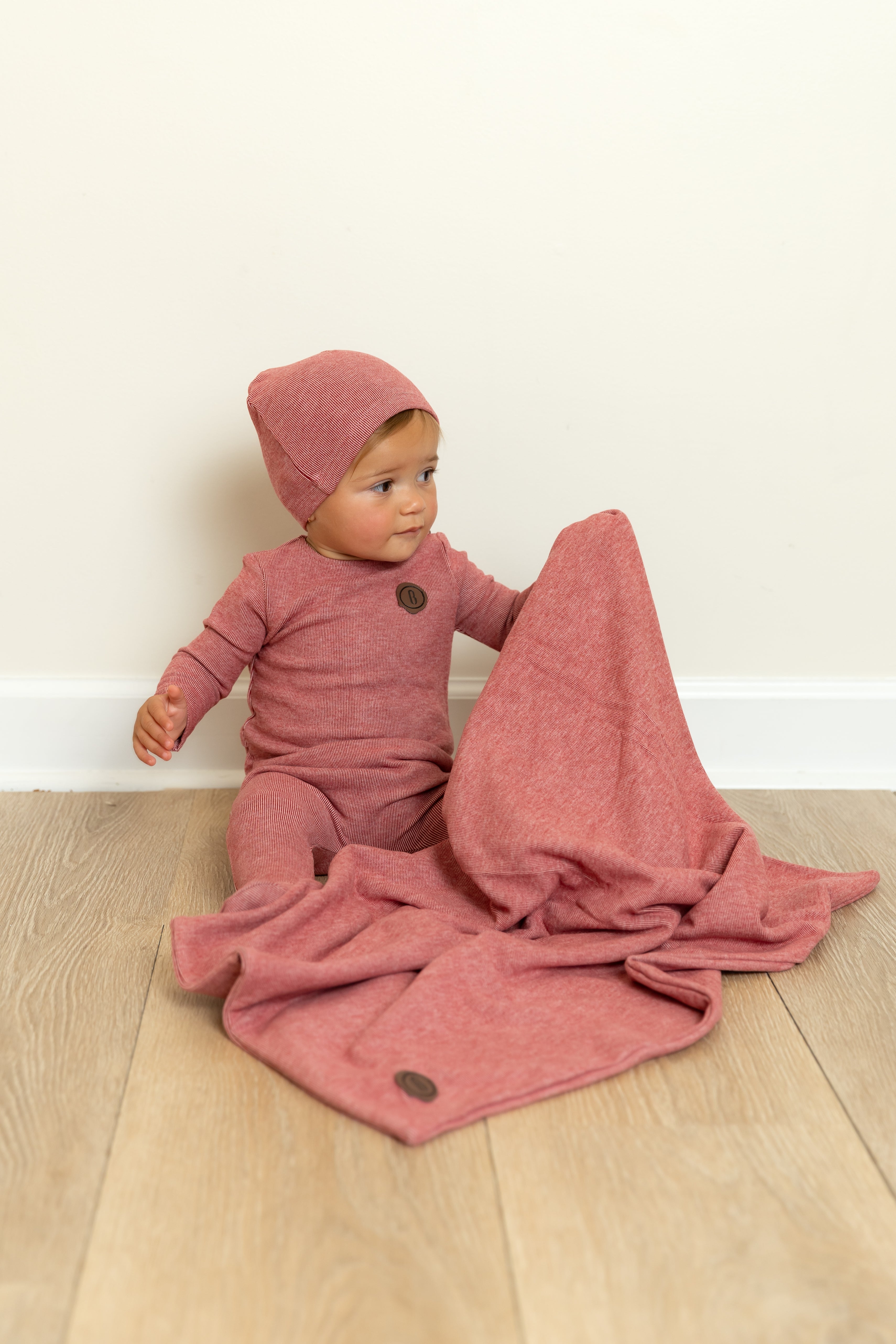 Bee & Dee Snuggle soft cranberry footie + beanie
