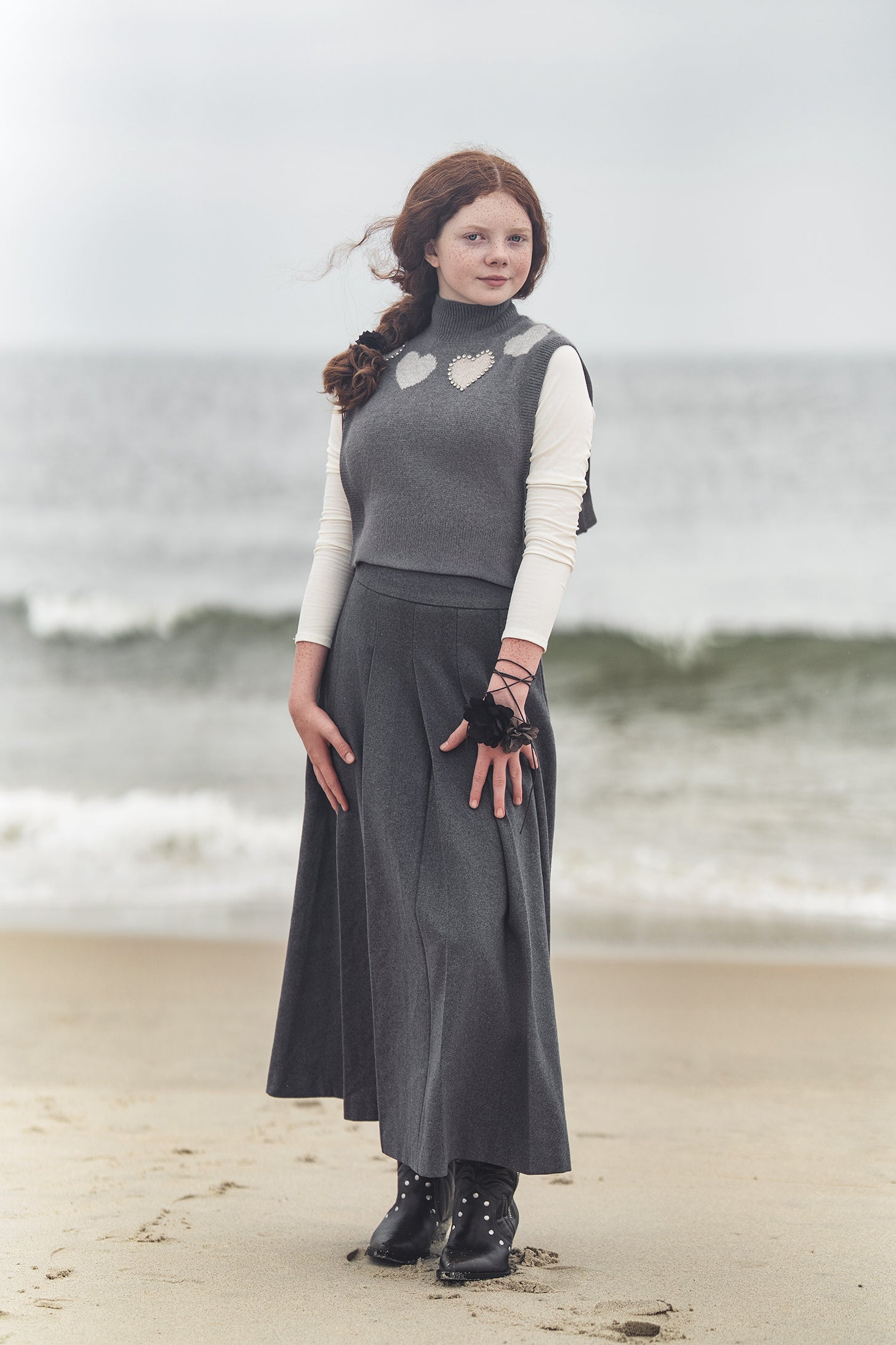 Gem Box pleated grey skirt