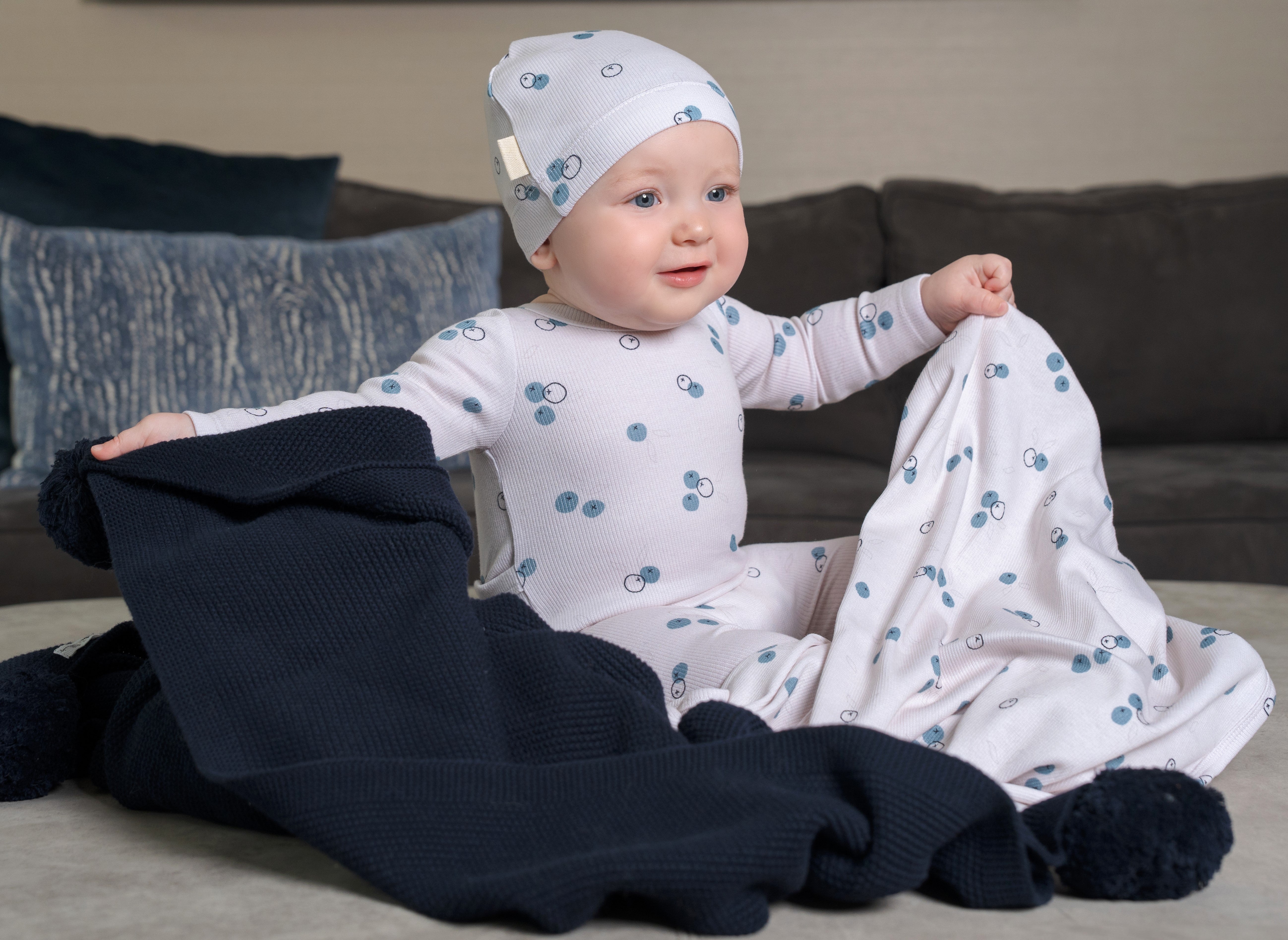 Blueberry print blanket by Ra & Da