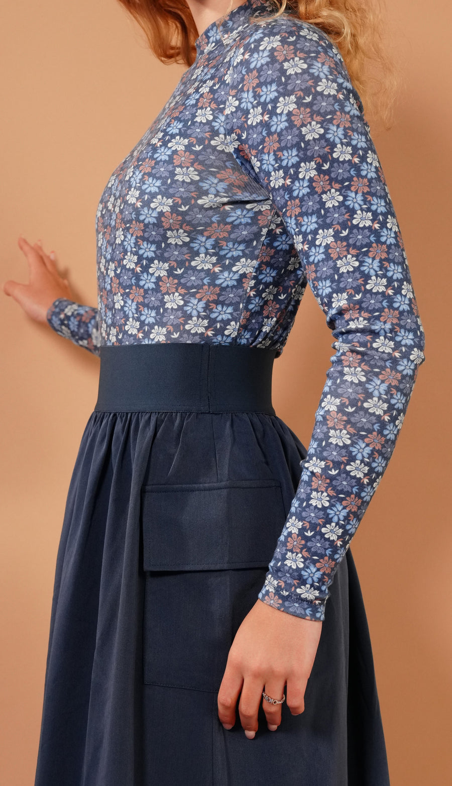 Side pockets blue midi skirt by Luna Mae
